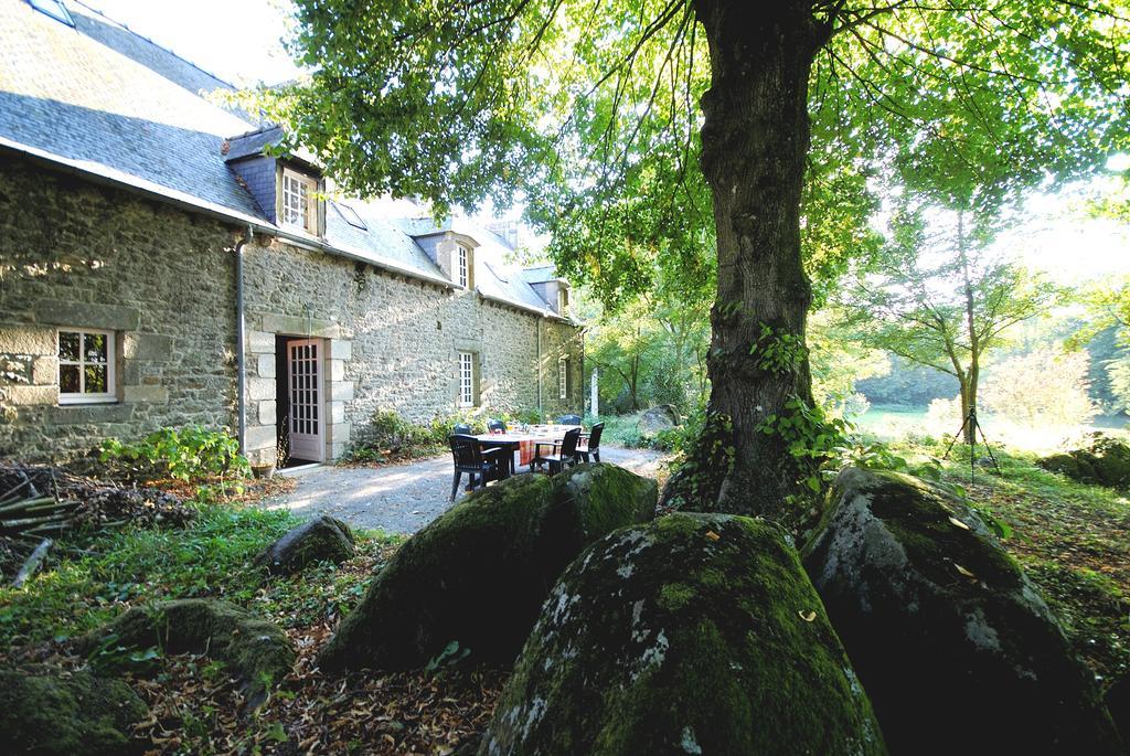 La Grande Sauvagere Bed & Breakfast Saint-Pierre-de-Plesguen Exterior photo