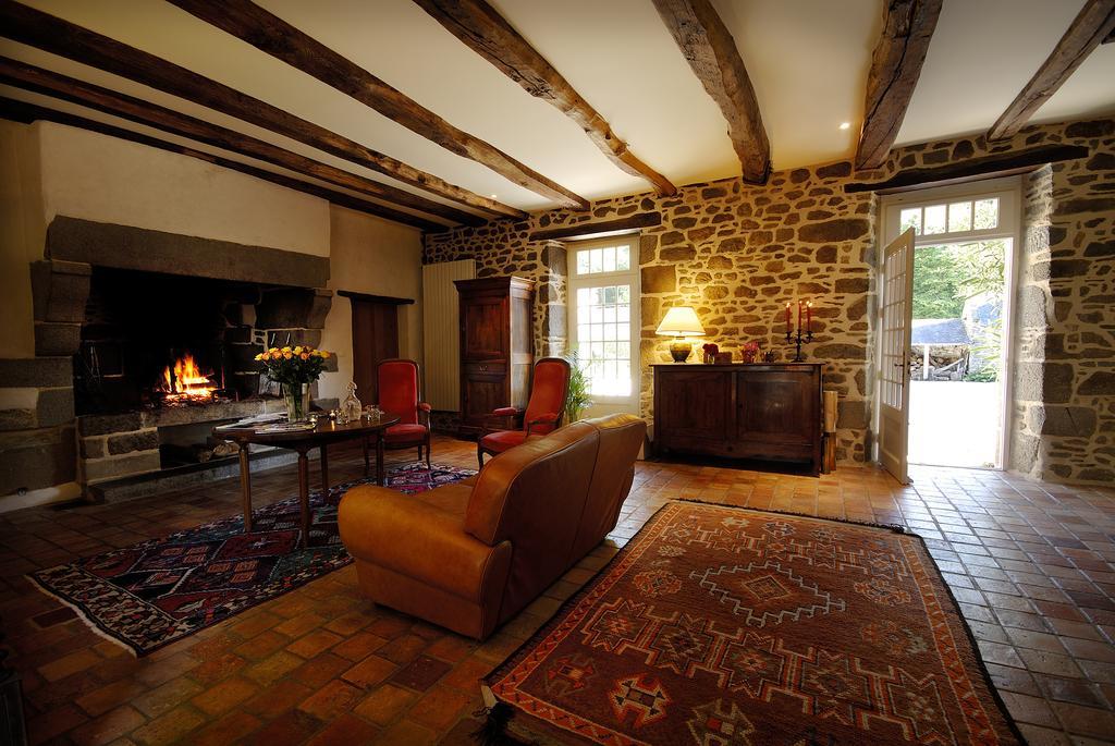 La Grande Sauvagere Bed & Breakfast Saint-Pierre-de-Plesguen Exterior photo